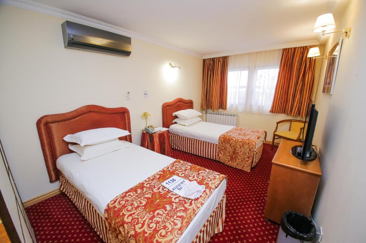 Chagala Atyrau Hotel Exterior foto